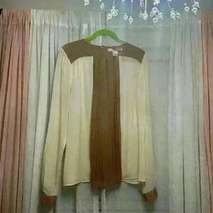 Forever 21 Cream/Tan Blouse with Gold Accents Item# 9L